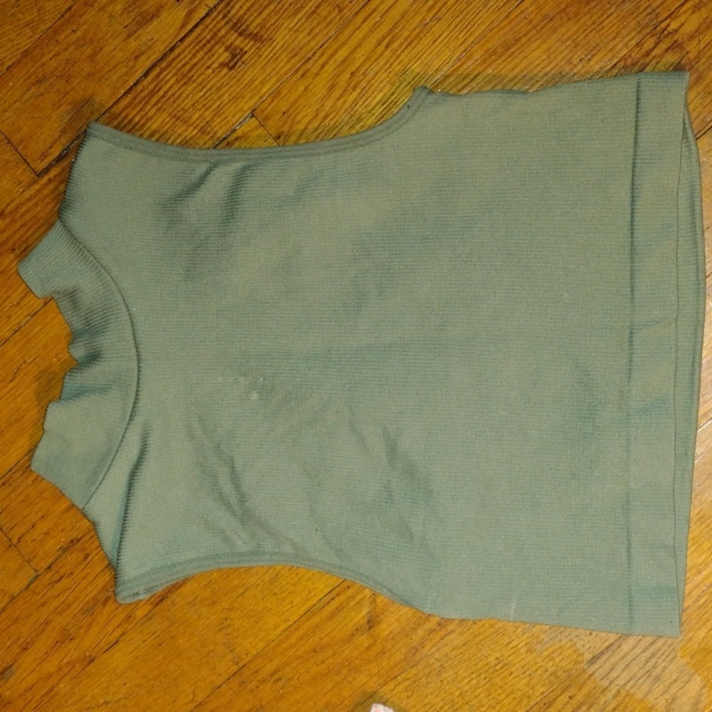 Tank top short collar around the neck green